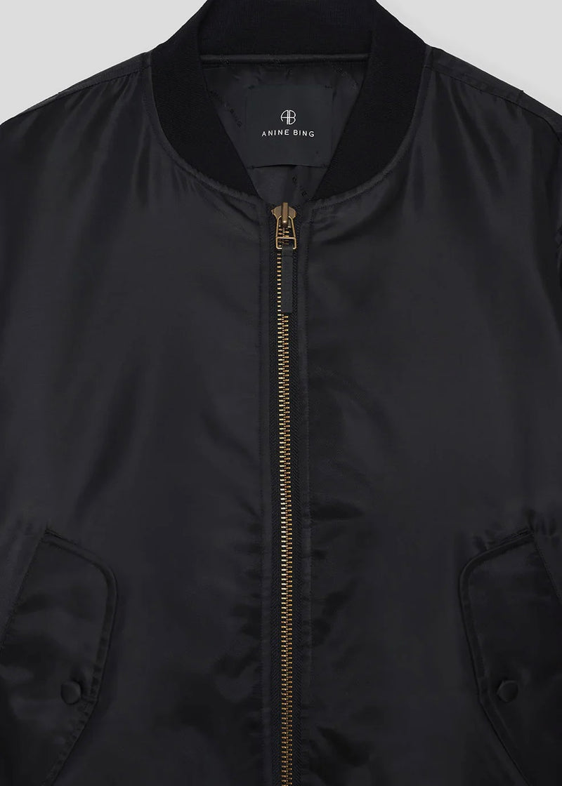 Leon Bomber