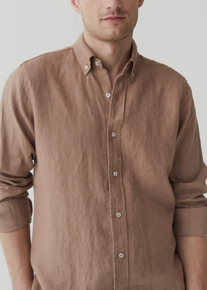 Classic men's linen shirt SINTRA in Pastel brown | MagicLinen L Classic men's linen shirt SINTRA in Pastel brown | MagicLinen L
